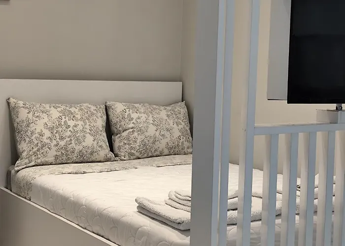 Ellis Oasis Apartment