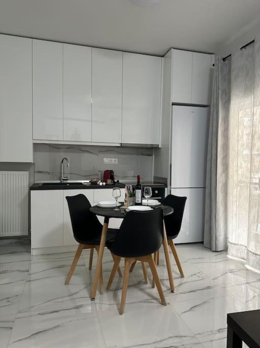 Ellis Oasis Apartament *